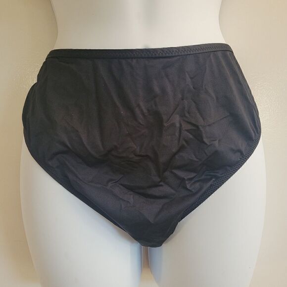 Savage ×Fenty black bra and panties - Picture 5 of 8